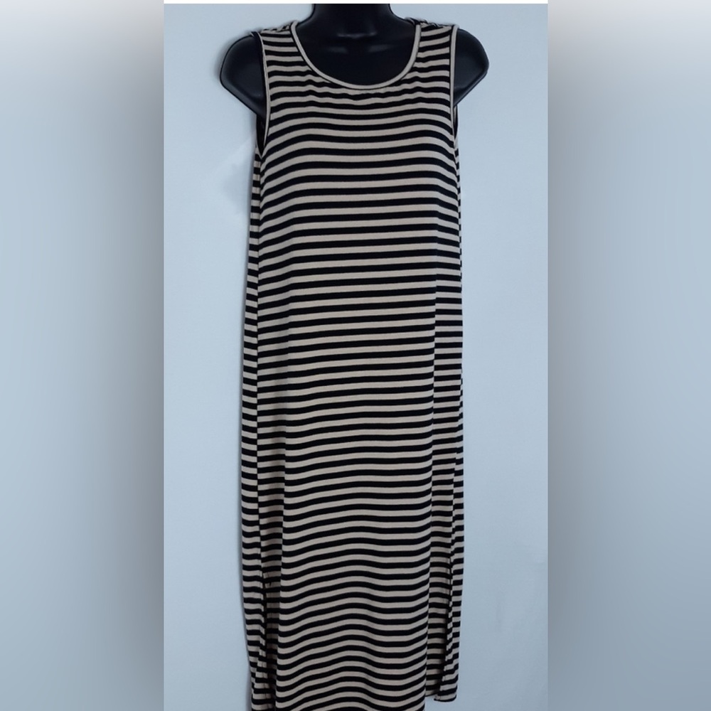 New York & Company Striped Black and Cream Sleeveless Maxi Dress Medium